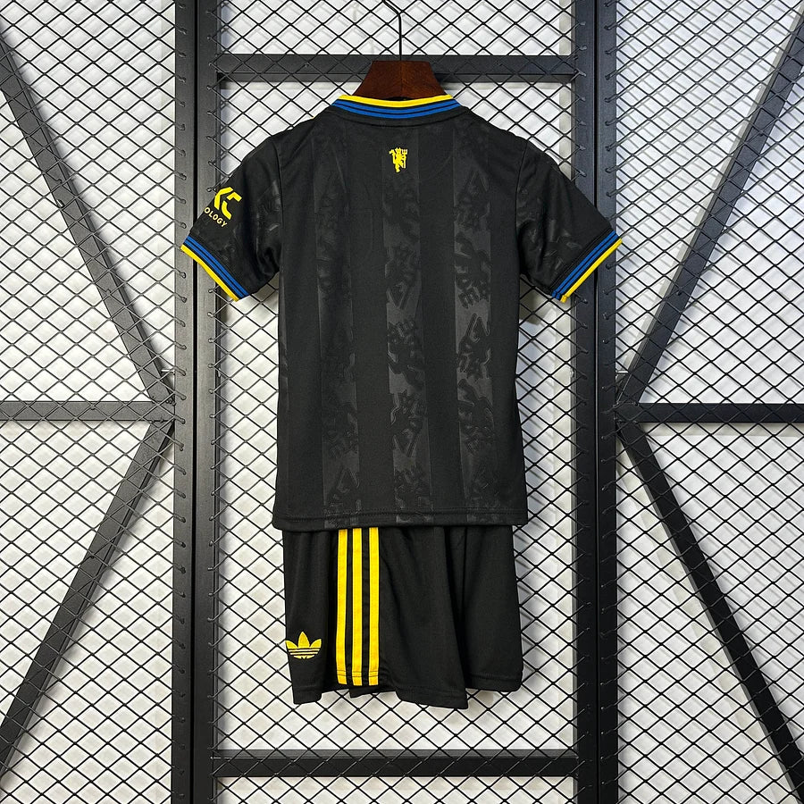 Trzecia koszulka Man United 2025