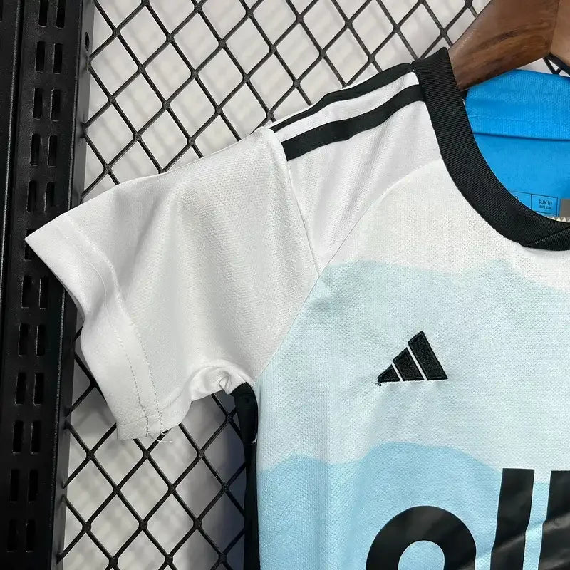 Charlotte 2024 Heimtrikot