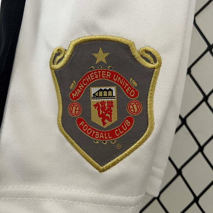 Man United 1999 Home Jersey