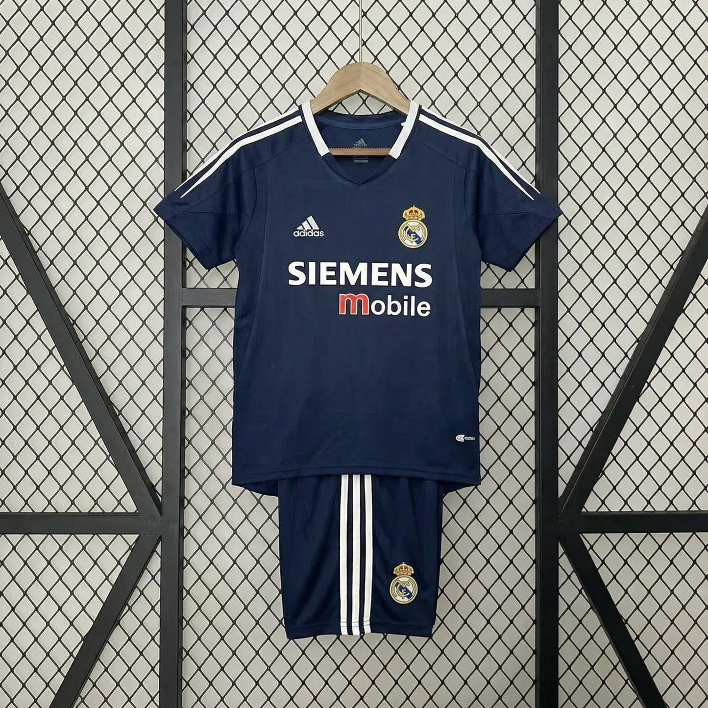 Camiseta de visitante Real Madrid 2004