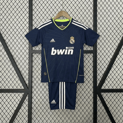Camiseta de visitante Real Madrid 2010