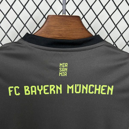 Bayern München 2025 Schwarzes Torwarttrikot