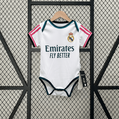 Body para bebé Real Madrid 2026 em casa