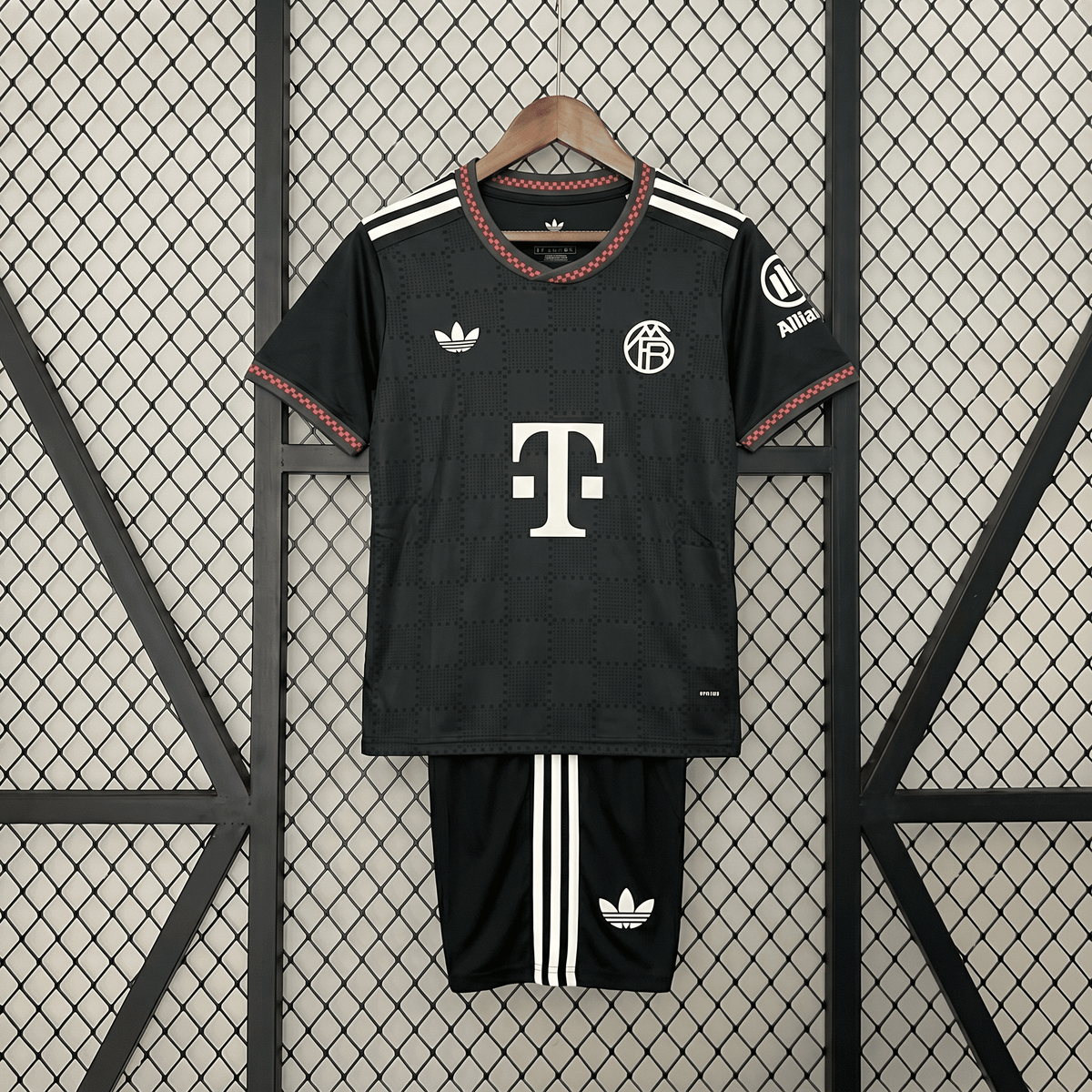 Bayern München 2025 Drittes Auswärtstrikot